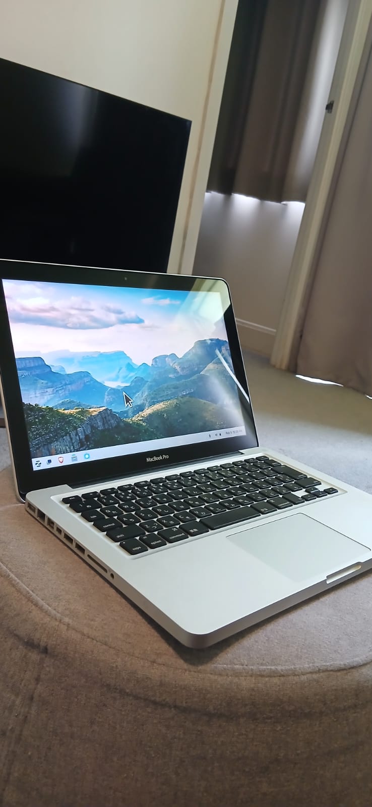 Apple MacBook Pro 13-inch (2011) | Intel Core i5 | 10GB RAM | 180GB SSD | Zorin OS